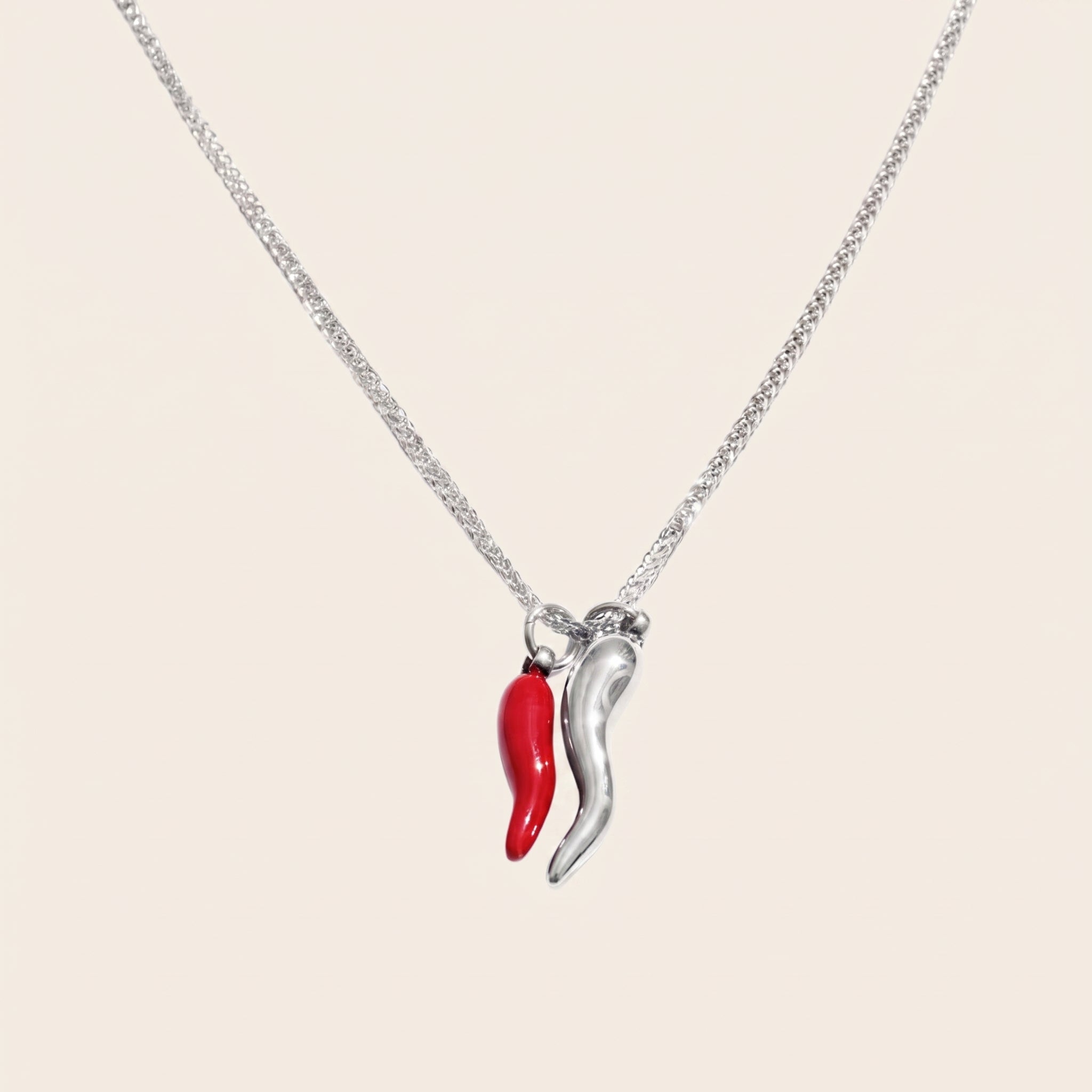 Collar Spicy Chile Silver Imagen principal del producto