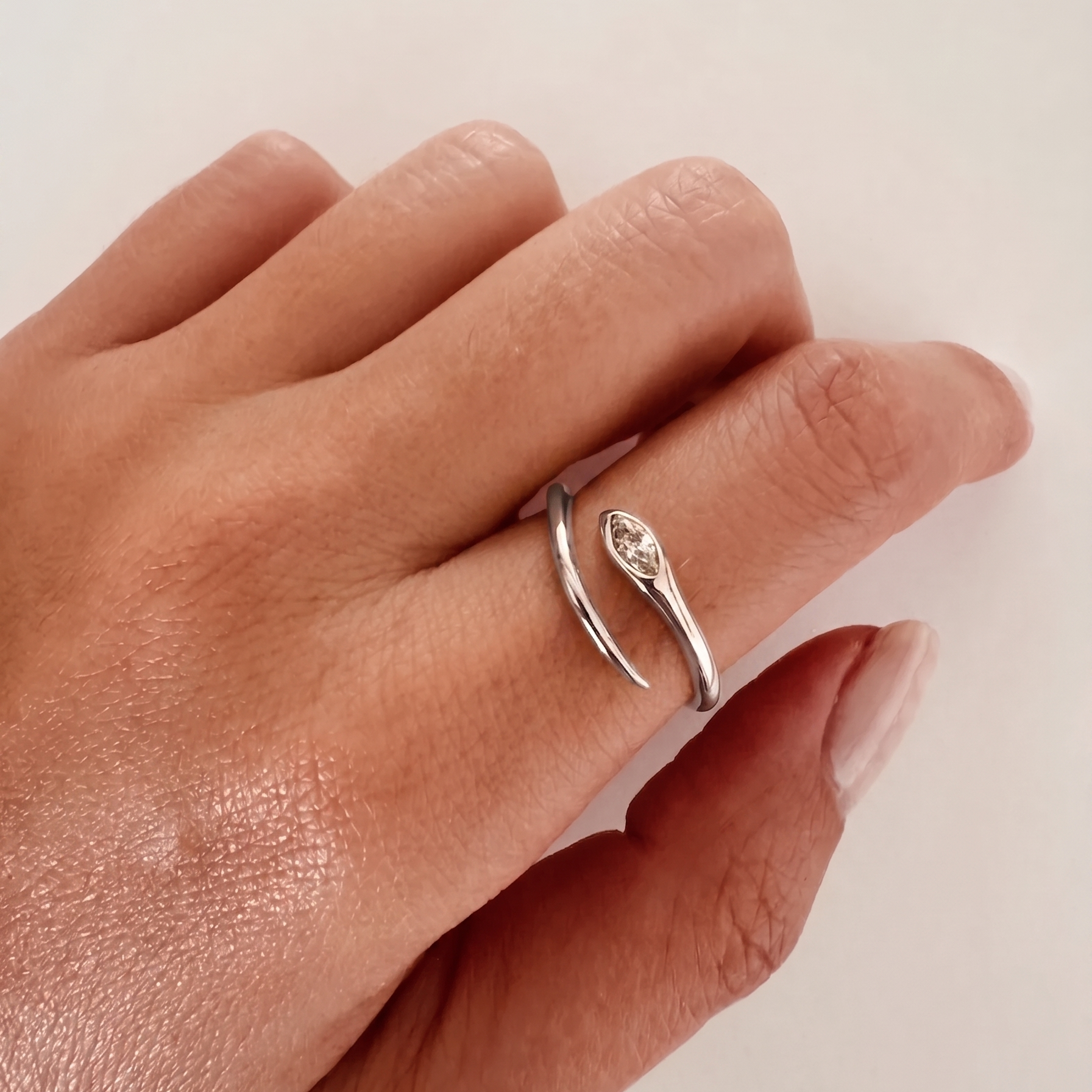 Anillo Lirio Silver Imagen secundaria del producto